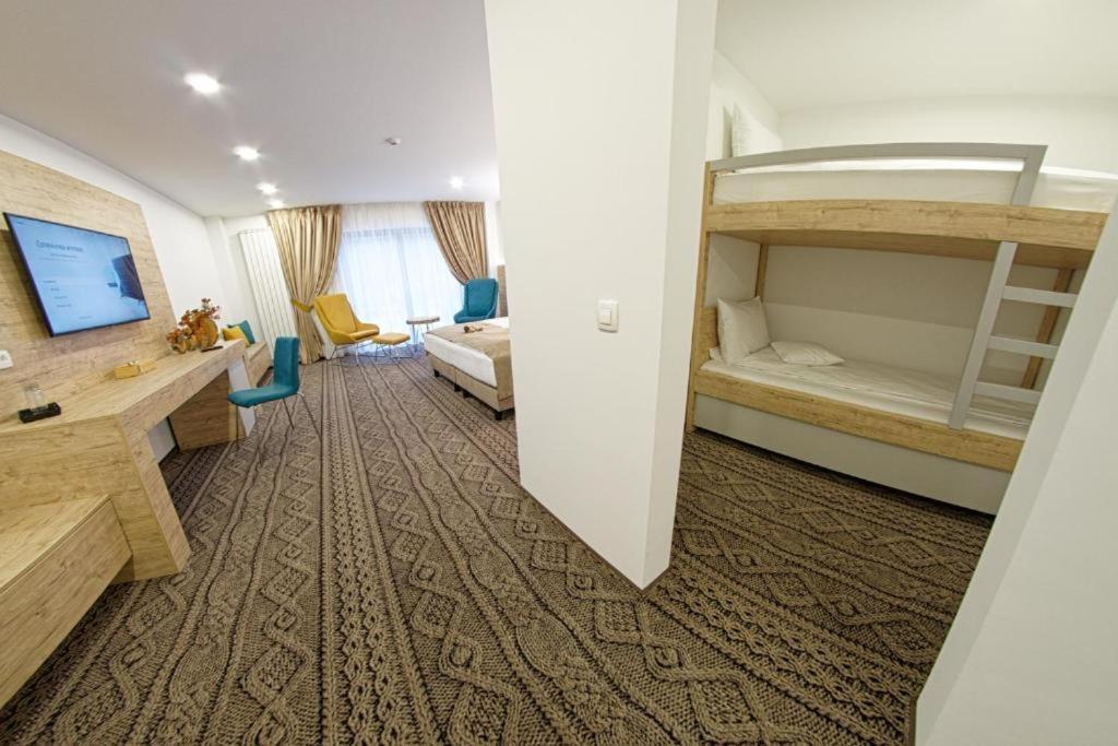 Aquarius Boutique Hotel Кымпулунг-Молдовенеск Номер фото