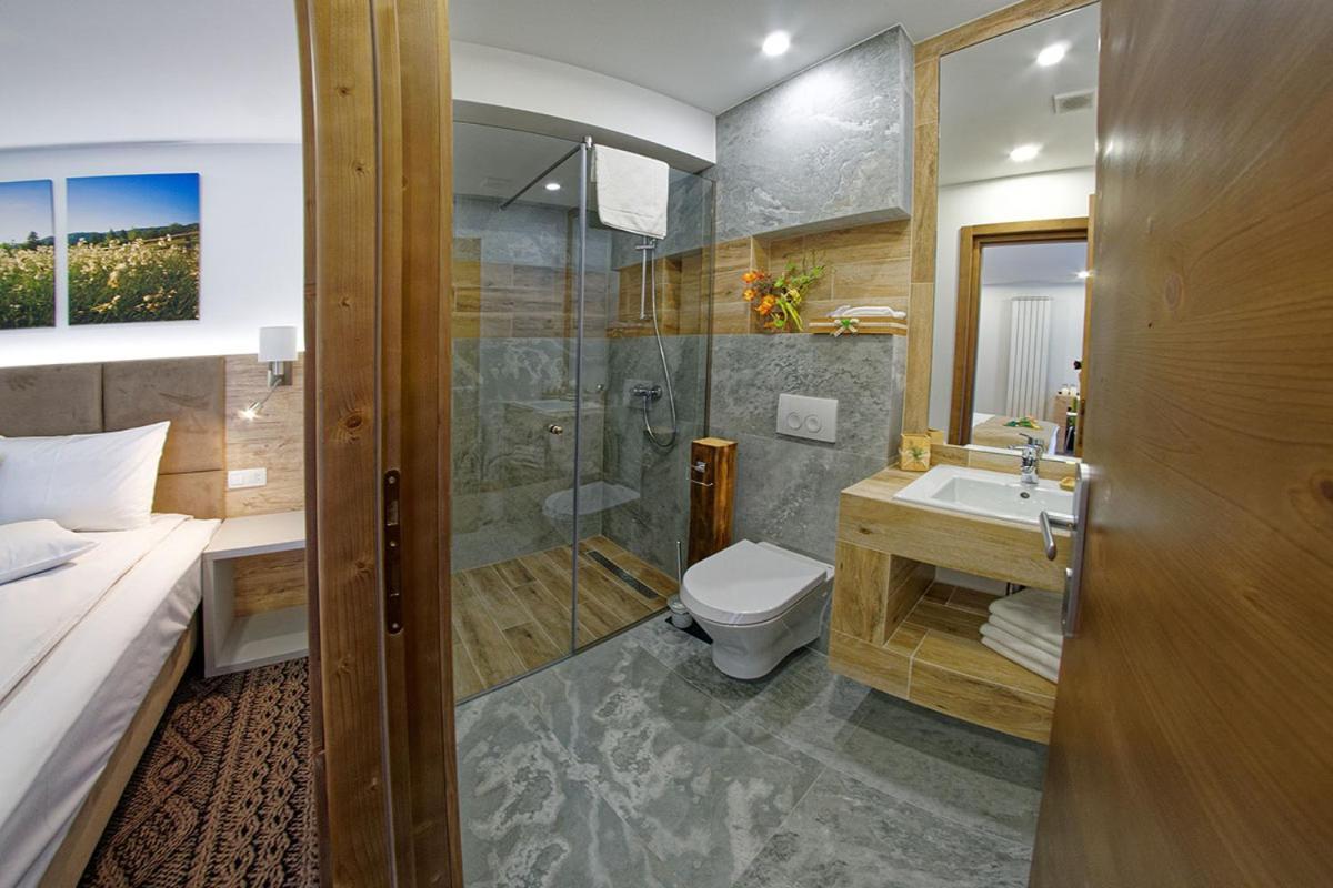 Aquarius Boutique Hotel Кымпулунг-Молдовенеск Номер фото